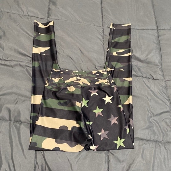 Patriotic Camo Leggings - Picture 5 of 6